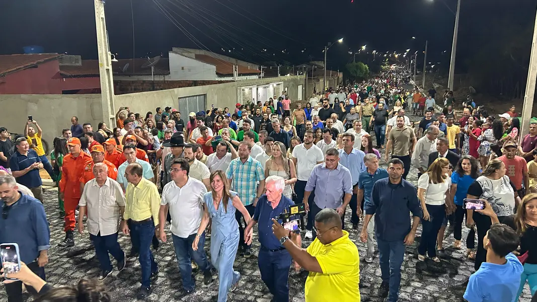 Ginásio Estadual e Centro Educacional Esportivo são inaugurados em Esperantina