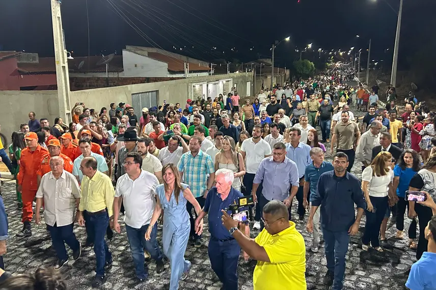 Ginásio Estadual e Centro Educacional Esportivo são inaugurados em Esperantina