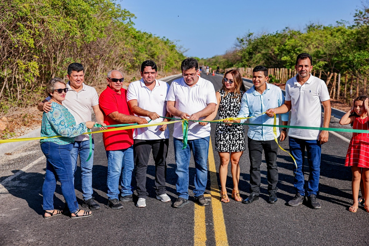 Governador inaugura acesso a Cajueiro da Praia e vistoria obras na Orla do Sardim