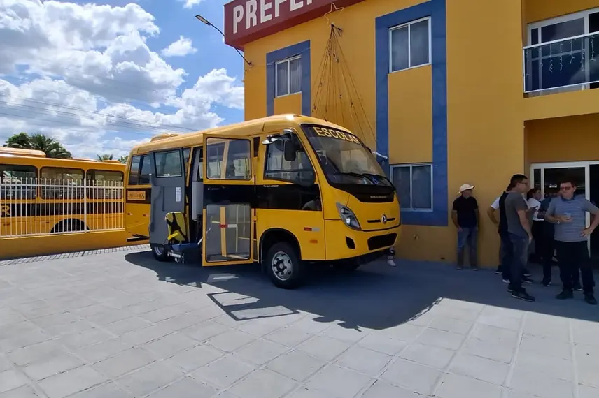 Governador inaugura obras de recuperação asfáltica e segurança em Cocal dos Alves