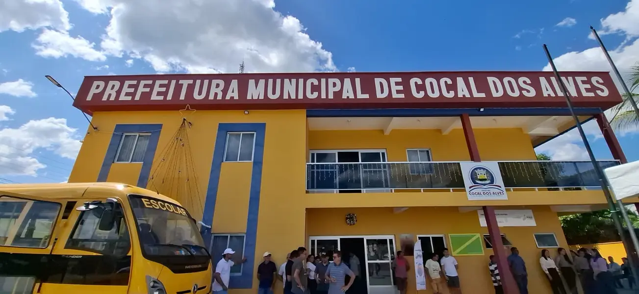 Governador inaugura obras de recuperação asfáltica e segurança em Cocal dos Alves