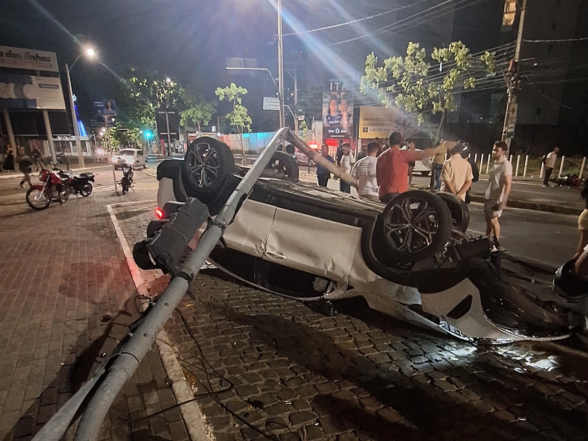 Grave acidente na zona Leste de Teresina deixa uma mulher morta e um homem ferido