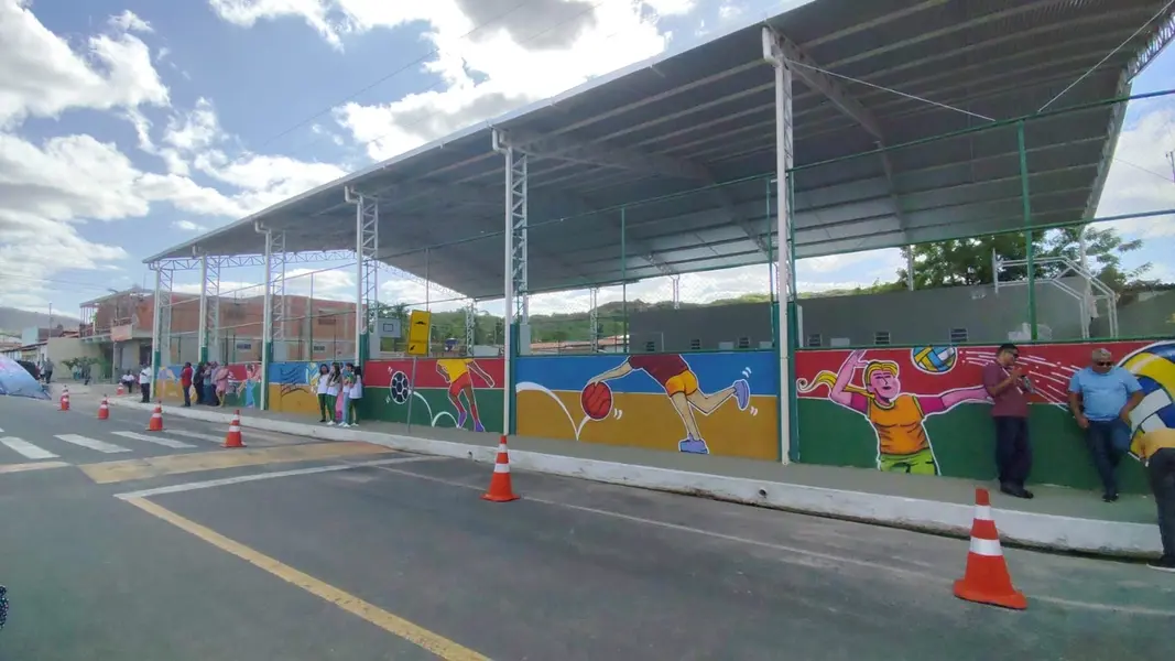 Inauguração da quadra CETI Maria Isaías de Jesus