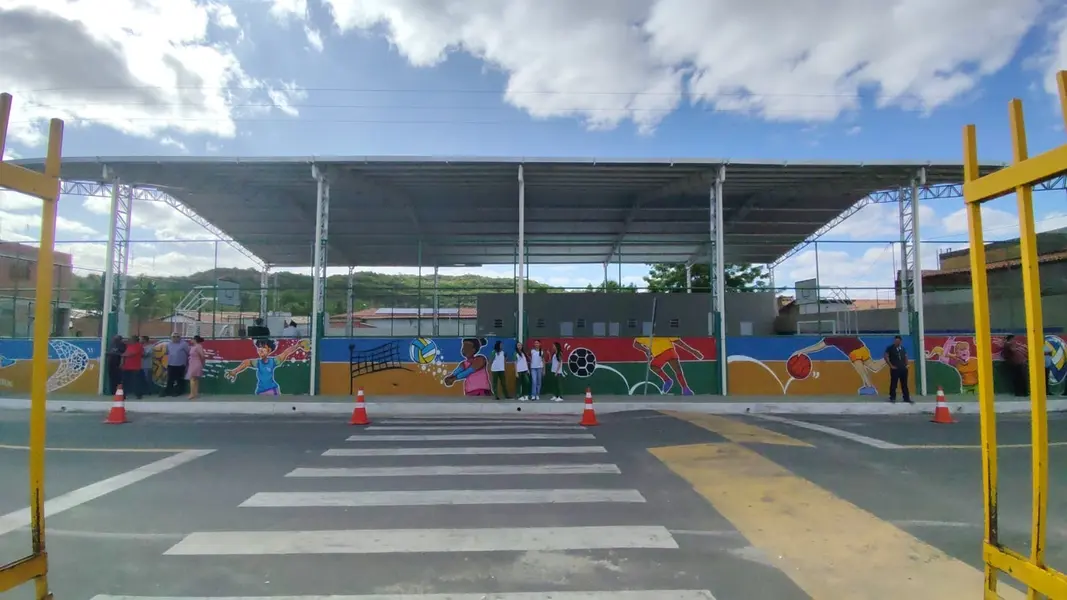 Inauguração da quadra CETI Maria Isaías de Jesus