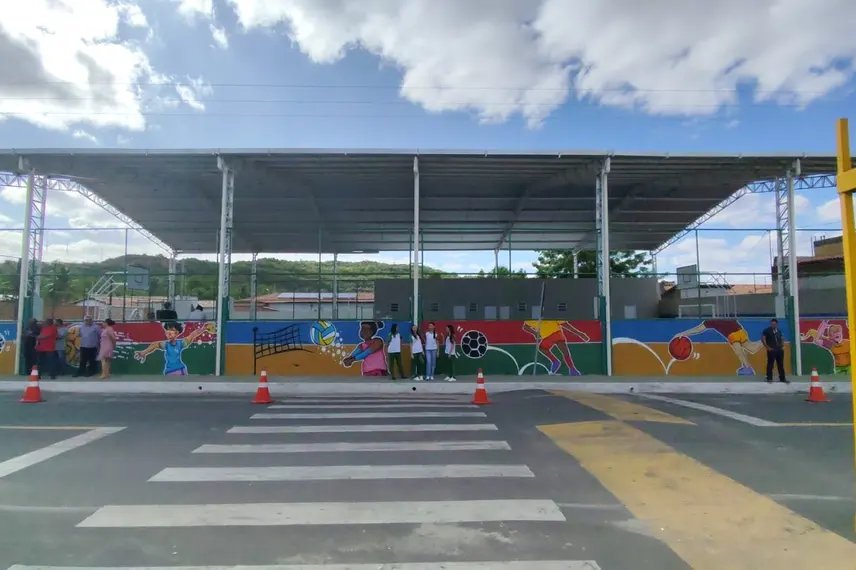 Inauguração da quadra CETI Maria Isaías de Jesus