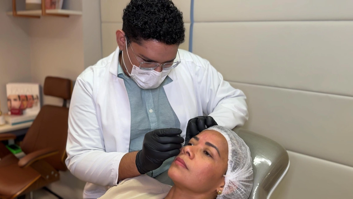 José Wilthon, biomédico especialista em estética facial e corporal no Instituto Lumière