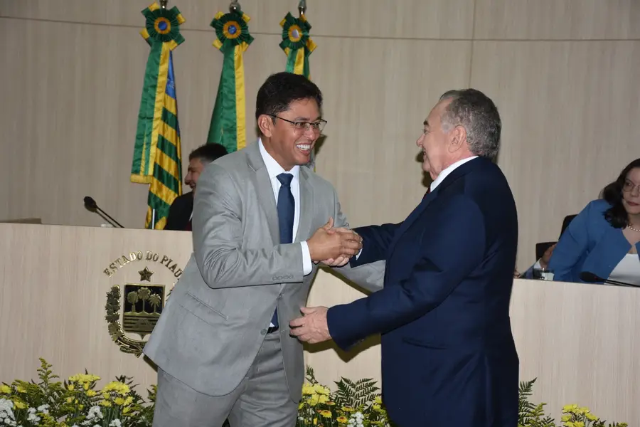 Kennedy Barros toma posse como presidente do TCE-PI para o biênio 2025/2026