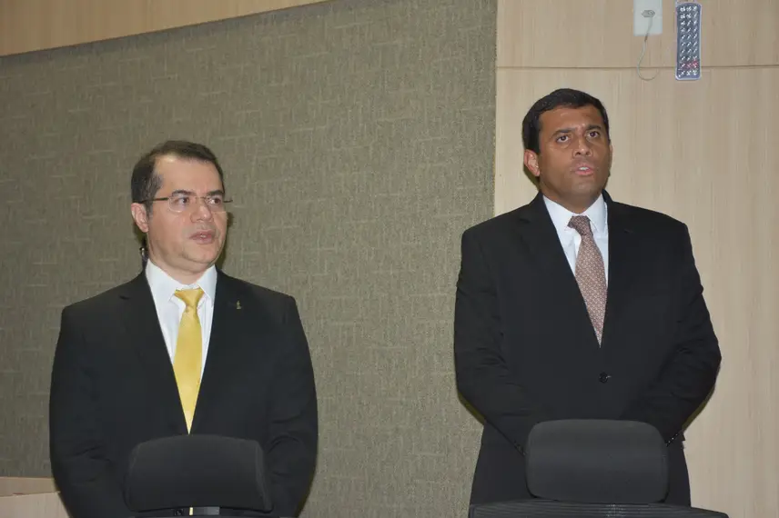 Kennedy Barros toma posse como presidente do TCE-PI para o biênio 2025/2026 Kennedy Barros toma posse como presidente do TCE-PI para o biênio 2025/2026