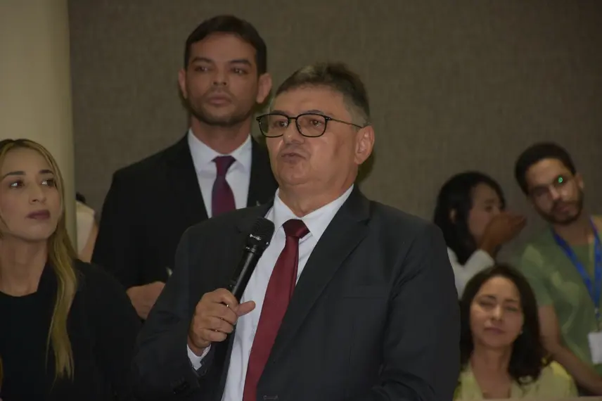 Kennedy Barros toma posse como presidente do TCE-PI para o biênio 2025/2026