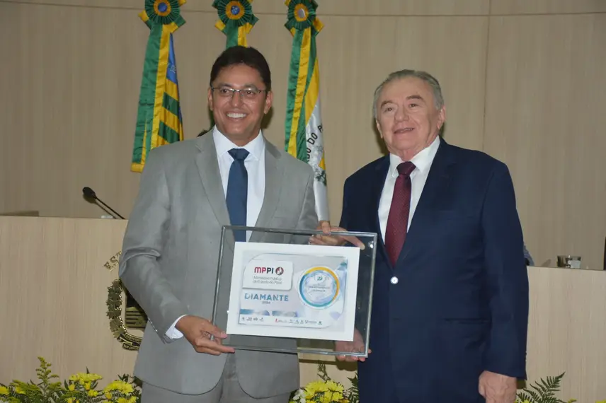 Kennedy Barros toma posse como presidente do TCE-PI para o biênio 2025/2026 Kennedy Barros toma posse como presidente do TCE-PI para o biênio 2025/2026
