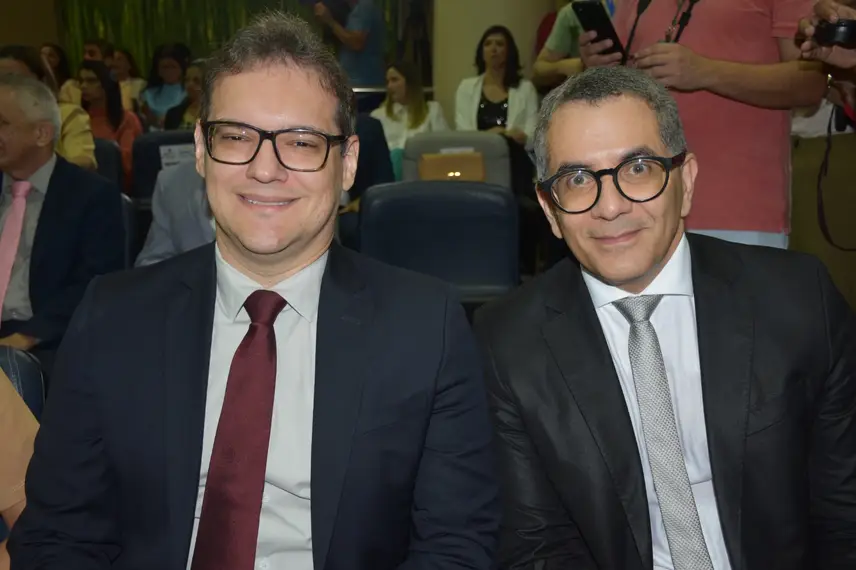 Kennedy Barros toma posse como presidente do TCE-PI para o biênio 2025/2026 Kennedy Barros toma posse como presidente do TCE-PI para o biênio 2025/2026