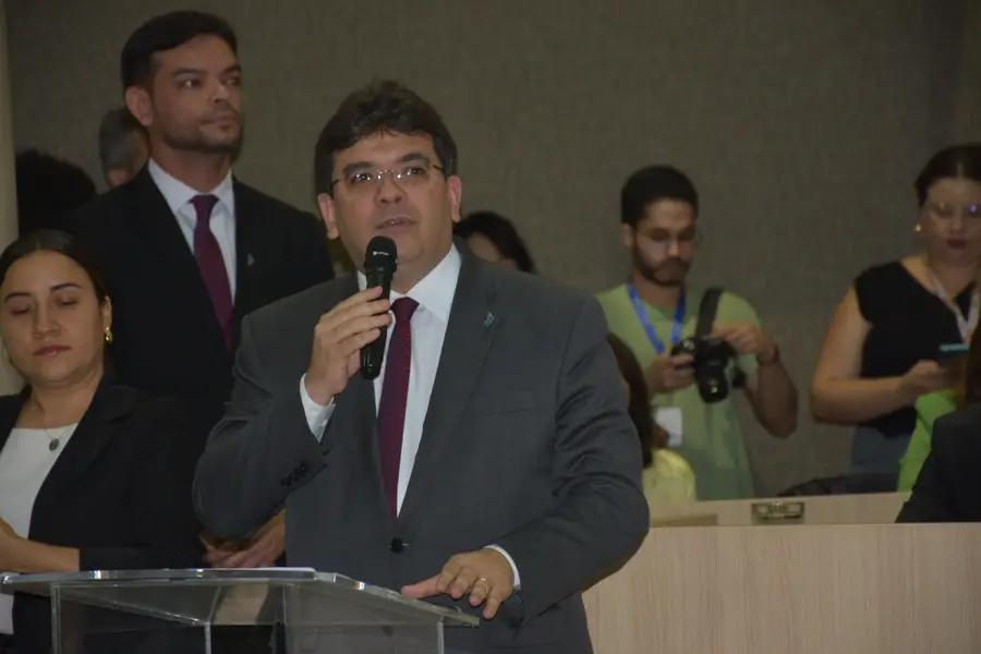 Kennedy Barros toma posse como presidente do TCE-PI para o biênio 2025/2026