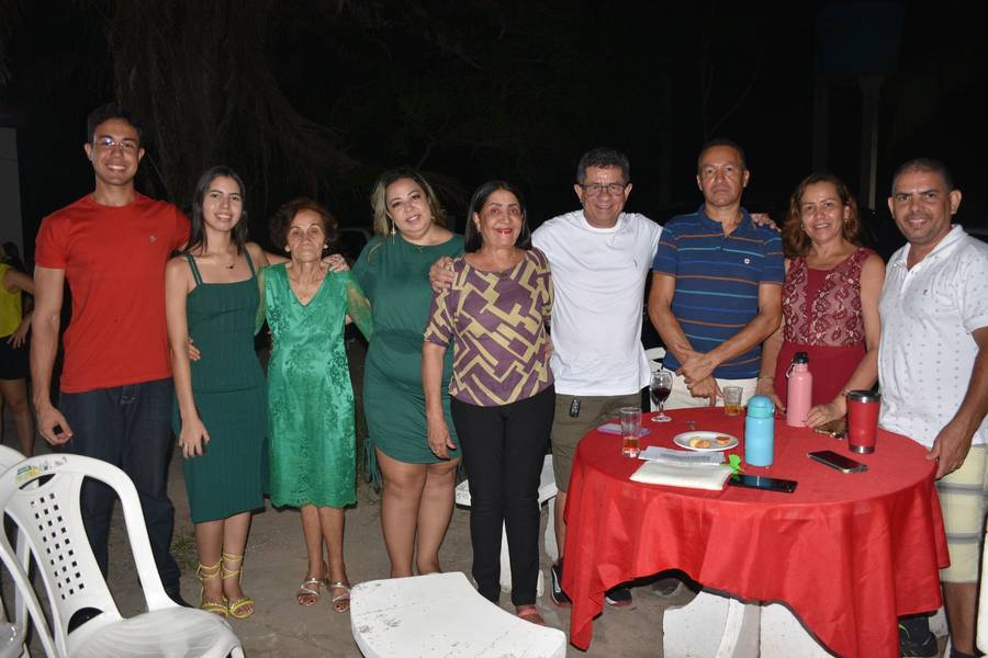 Médica Lúcia Vilela comemora confraternização Natalina no Sítio Vivelândia