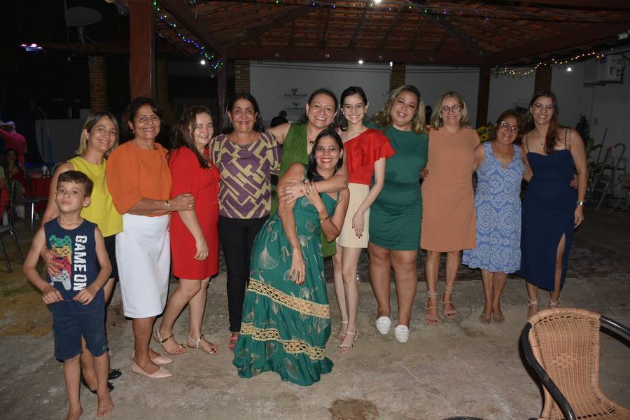 Médica Lúcia Vilela comemora confraternização Natalina no Sítio Vivelândia