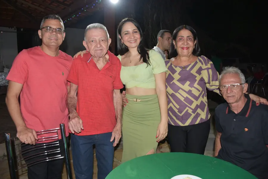 Médica Lúcia Vilela comemora confraternização Natalina no Sítio Vivelândia