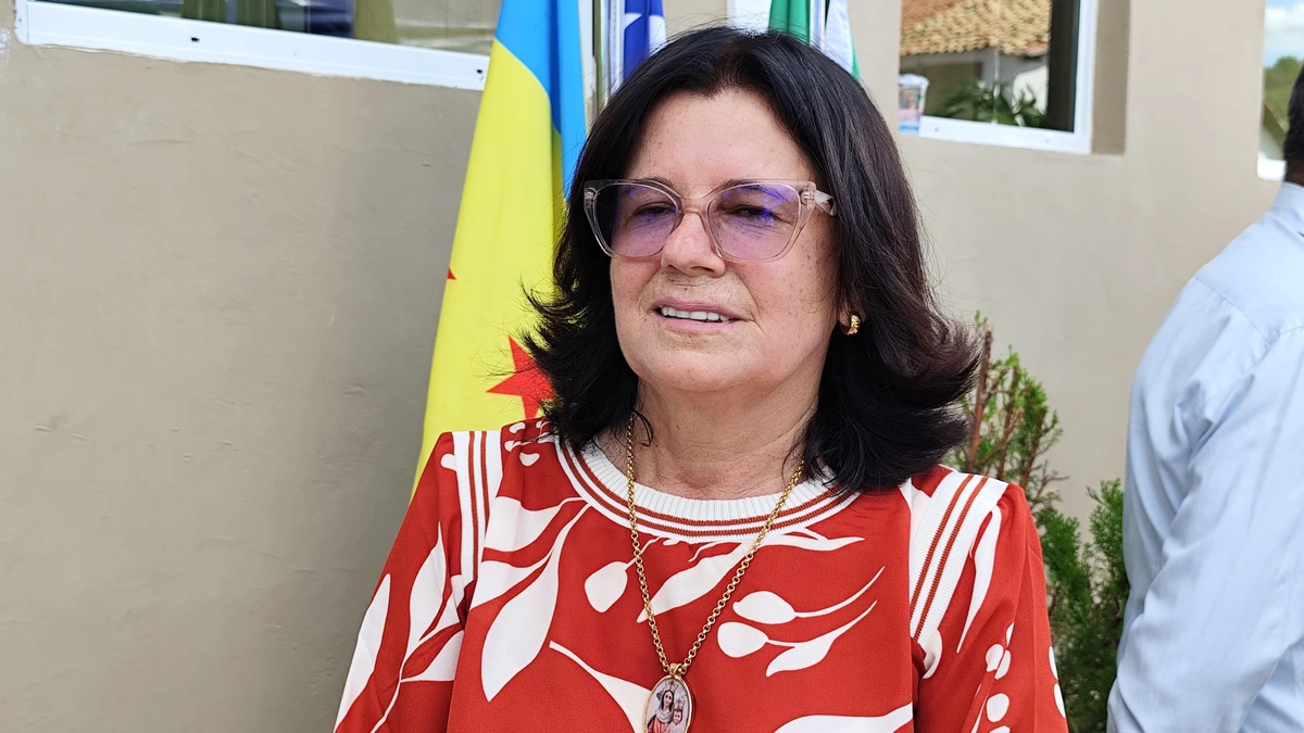Nelda Gomes, prefeita de Domingos Mourão, comenta inaugurações no município