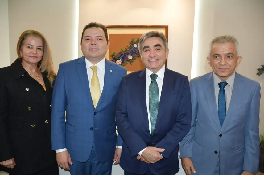Posse do prefeito, vice-prefeito, vereadores e suplentes em Teresina Posse do prefeito, vice-prefeito, vereadores e suplentes em Teresina