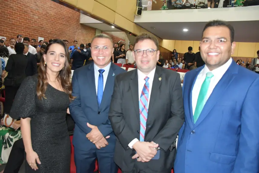 Posse do prefeito, vice-prefeito, vereadores e suplentes em Teresina Posse do prefeito, vice-prefeito, vereadores e suplentes em Teresina