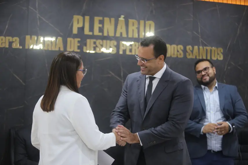Prefeita, vice-prefeito e vereadores eleitos em Miguel Leão são empossados Prefeita, vice-prefeito e vereadores eleitos em Miguel Leão são empossados