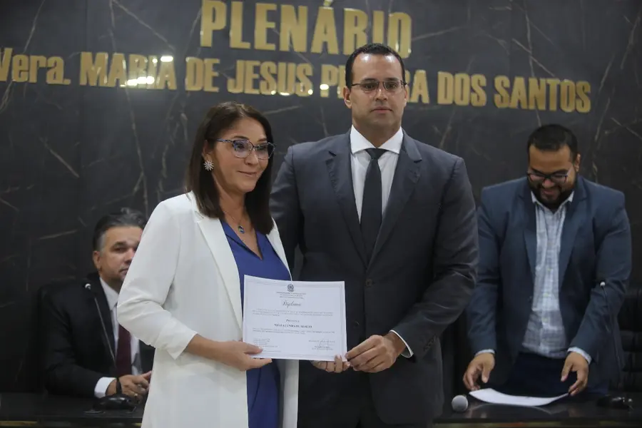 Prefeita, vice-prefeito e vereadores eleitos em Miguel Leão são empossados