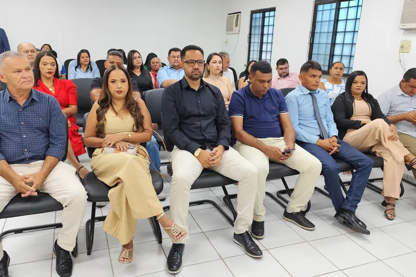 Prefeita, vice-prefeito e vereadores eleitos são diplomados em Cocal Telha