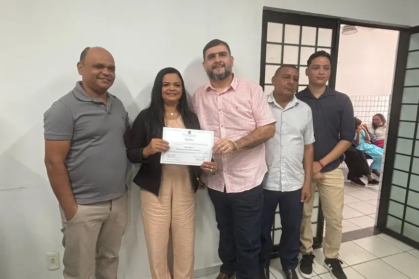 Prefeita, vice-prefeito e vereadores eleitos são diplomados em Cocal Telha Prefeita, vice-prefeito e vereadores eleitos são diplomados em Cocal Telha