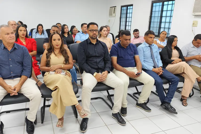 Prefeita, vice-prefeito e vereadores eleitos são diplomados em Cocal Telha