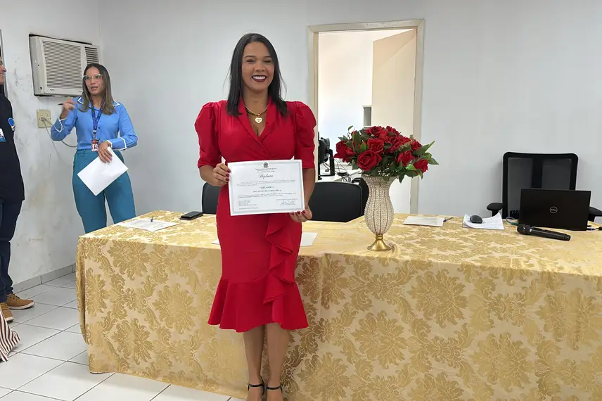 Prefeita, vice-prefeito e vereadores eleitos são diplomados em Cocal Telha Prefeita, vice-prefeito e vereadores eleitos são diplomados em Cocal Telha