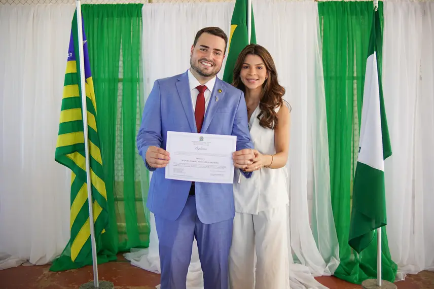 Prefeito Reeleito de Aroazes, Vice-Prefeita e Vereadores São Diplomados em Solenidade Oficial Prefeito Reeleito de Aroazes, Vice-Prefeita e Vereadores São Diplomados em Solenidade Oficial