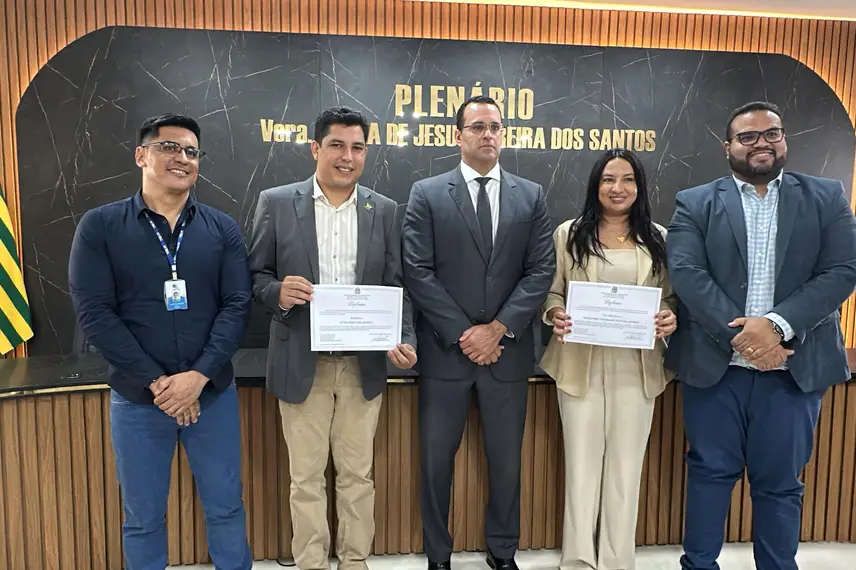 Prefeito, vice-prefeita e vereadores eleitos em Curralinhos são diplomados Prefeito, vice-prefeita e vereadores eleitos em Curralinhos são diplomados