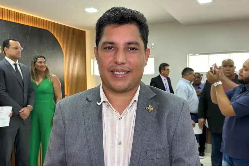 Prefeito, vice-prefeita e vereadores eleitos em Curralinhos são diplomados Prefeito, vice-prefeita e vereadores eleitos em Curralinhos são diplomados
