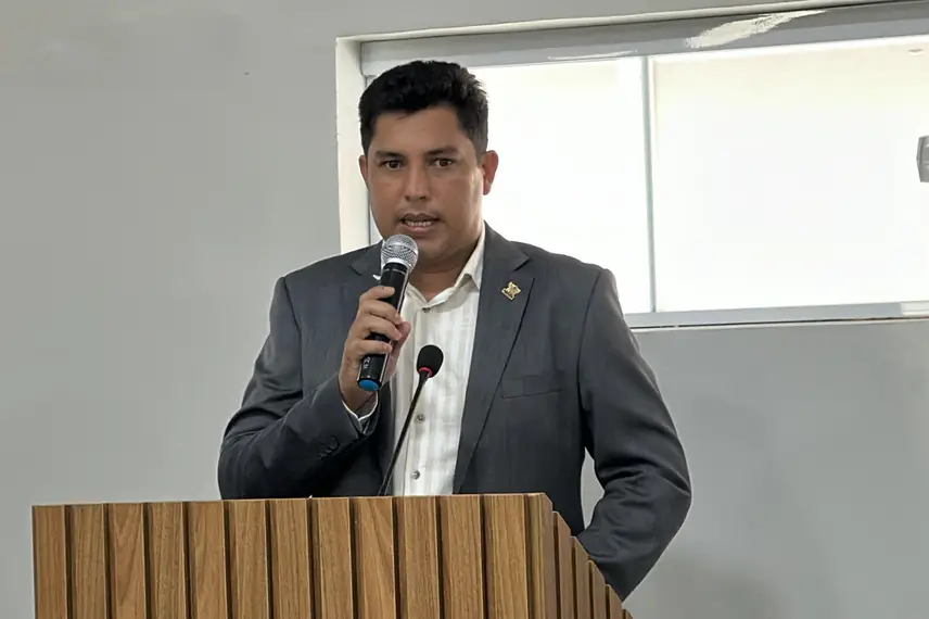 Prefeito, vice-prefeita e vereadores eleitos em Curralinhos são diplomados Prefeito, vice-prefeita e vereadores eleitos em Curralinhos são diplomados
