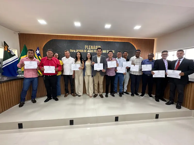 Prefeito, vice-prefeita e vereadores eleitos em Curralinhos são diplomados