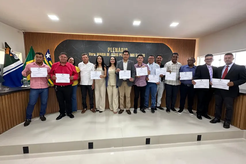 Prefeito, vice-prefeita e vereadores eleitos em Curralinhos são diplomados