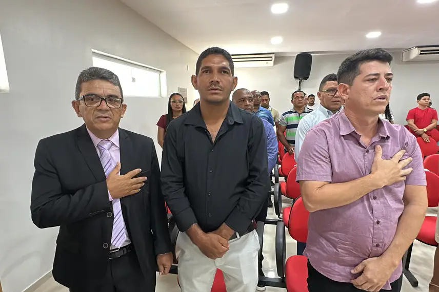 Prefeito, vice-prefeita e vereadores eleitos em Curralinhos são diplomados Prefeito, vice-prefeita e vereadores eleitos em Curralinhos são diplomados