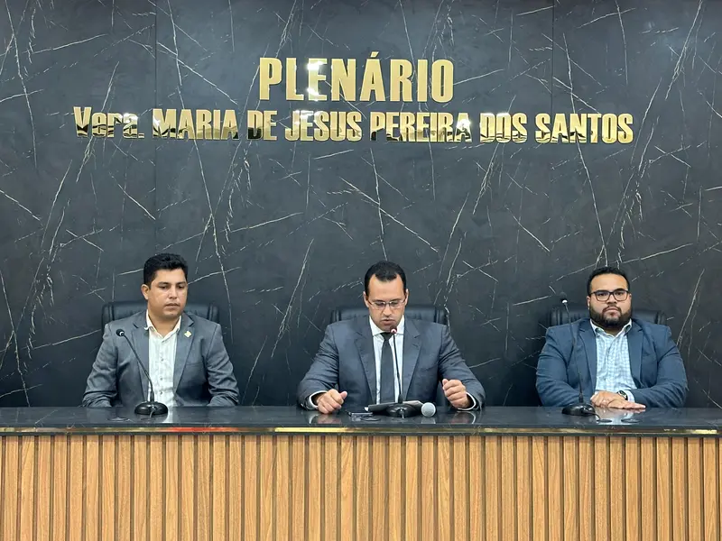 Prefeito, vice-prefeita e vereadores eleitos em Curralinhos são diplomados