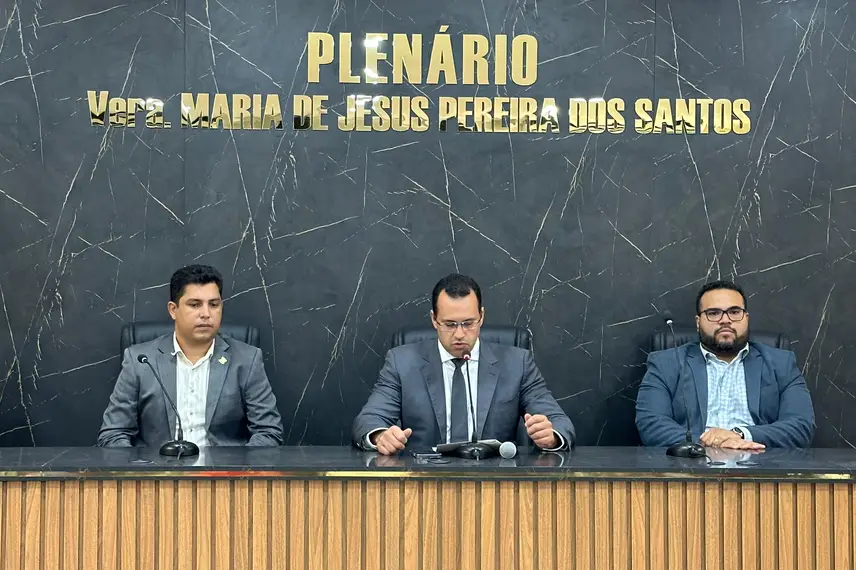 Prefeito, vice-prefeita e vereadores eleitos em Curralinhos são diplomados Prefeito, vice-prefeita e vereadores eleitos em Curralinhos são diplomados