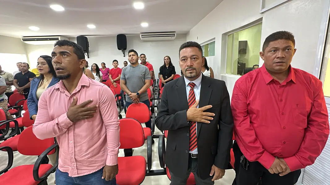 Prefeito, vice-prefeita e vereadores eleitos em Curralinhos são diplomados