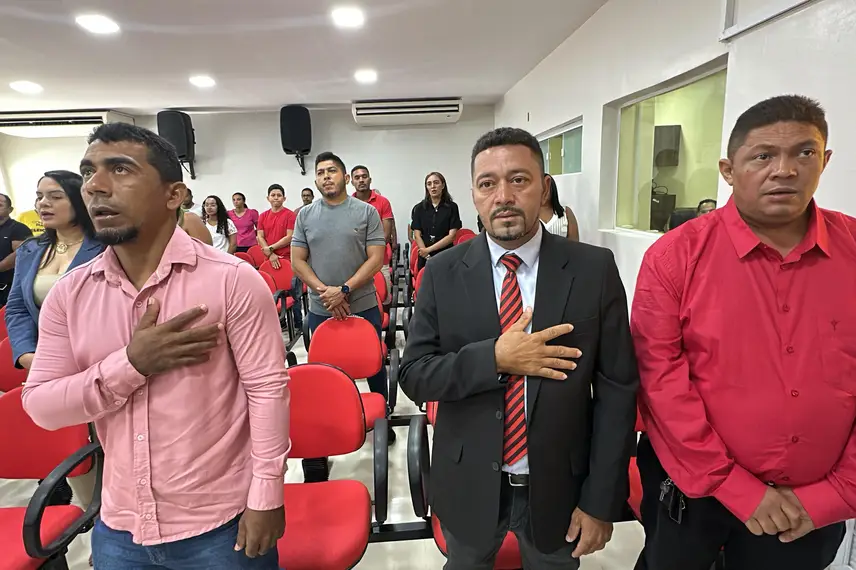 Prefeito, vice-prefeita e vereadores eleitos em Curralinhos são diplomados Prefeito, vice-prefeita e vereadores eleitos em Curralinhos são diplomados