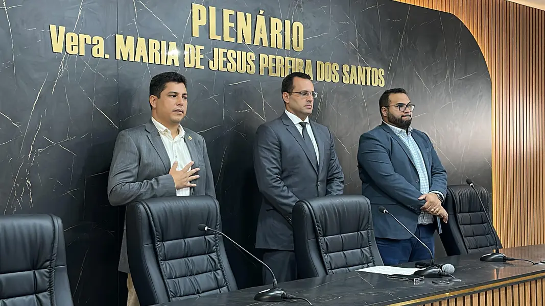 Prefeito, vice-prefeita e vereadores eleitos em Curralinhos são diplomados