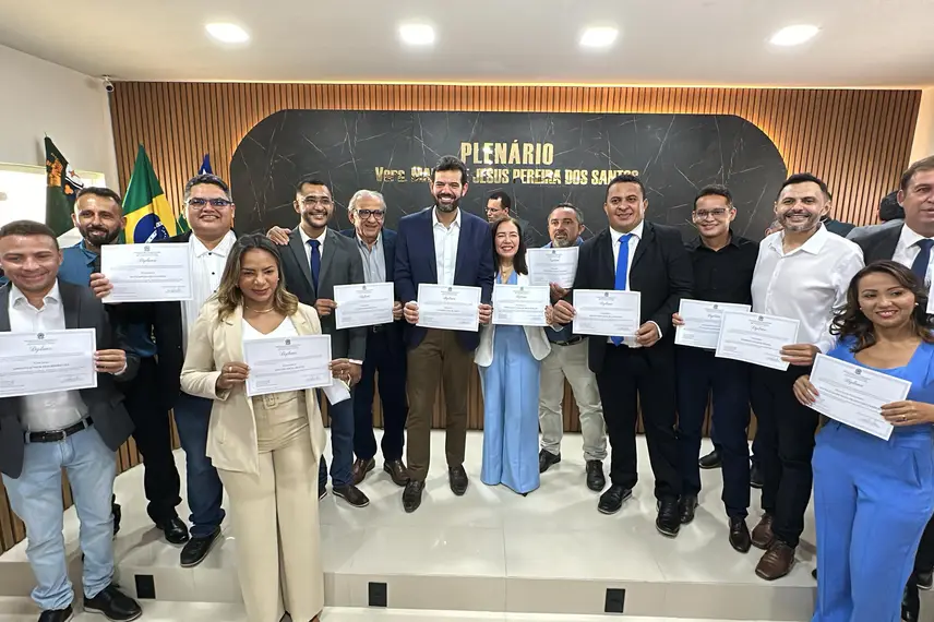 Prefeito, vice-prefeita e vereadores eleitos em Monsenhor Gil são diplomados Prefeito, vice-prefeita e vereadores eleitos em Monsenhor Gil são diplomados