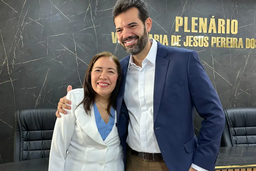 Prefeito, vice-prefeita e vereadores eleitos em Monsenhor Gil são diplomados Prefeito, vice-prefeita e vereadores eleitos em Monsenhor Gil são diplomados