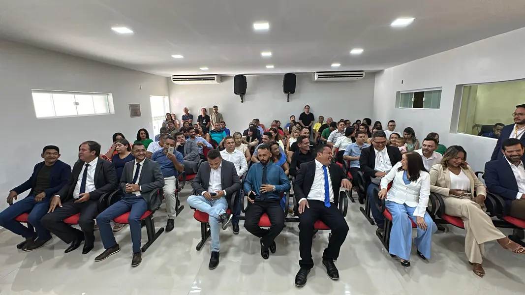 Prefeito, vice-prefeita e vereadores eleitos em Monsenhor Gil são diplomados