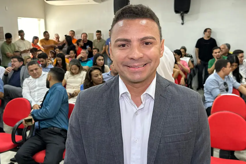 Prefeito, vice-prefeita e vereadores eleitos em Monsenhor Gil são diplomados Prefeito, vice-prefeita e vereadores eleitos em Monsenhor Gil são diplomados