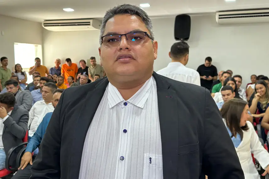 Prefeito, vice-prefeita e vereadores eleitos em Monsenhor Gil são diplomados Prefeito, vice-prefeita e vereadores eleitos em Monsenhor Gil são diplomados