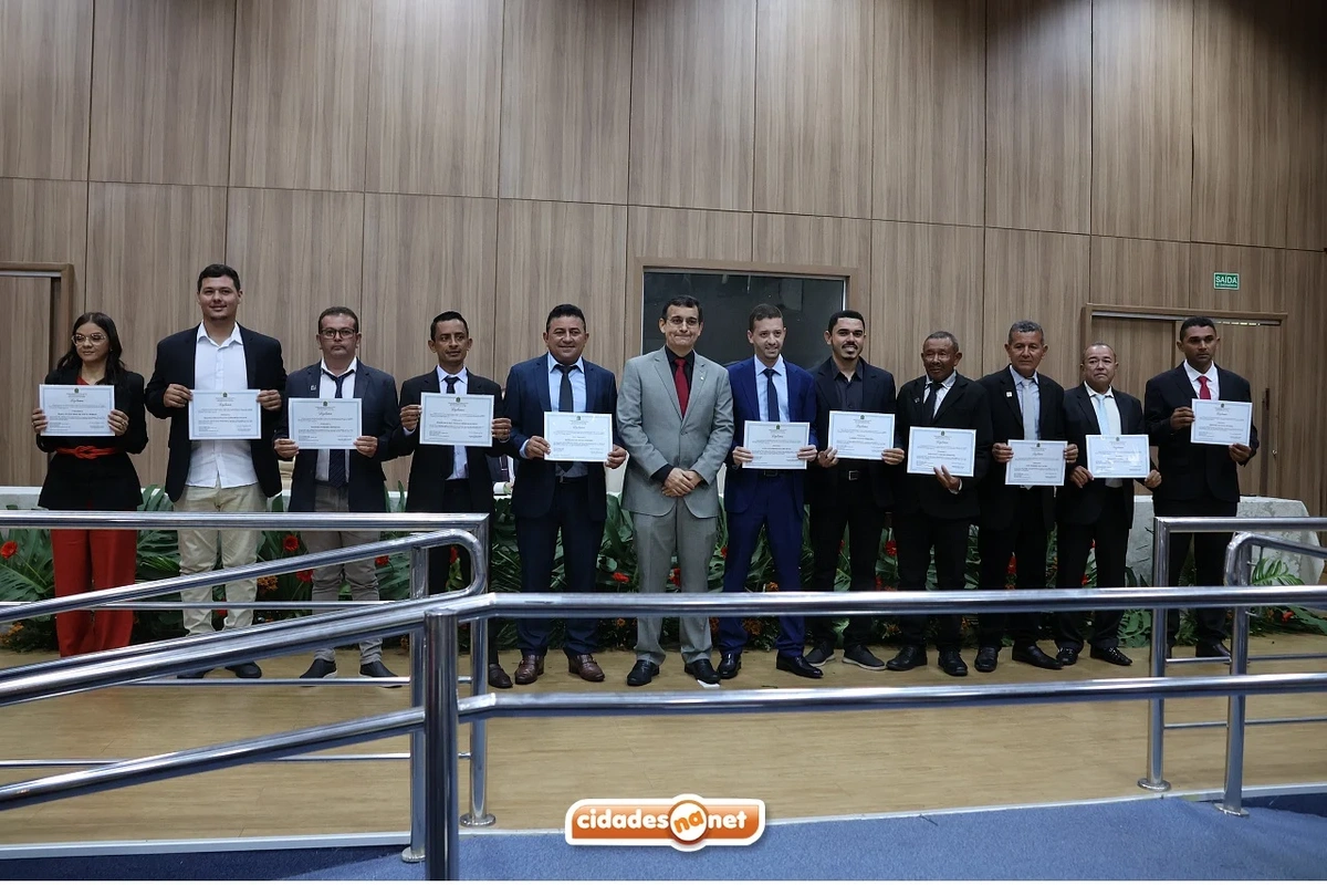 Prefeito, vice-prefeito e vereadores eleitos em Wall Ferraz são diplomados