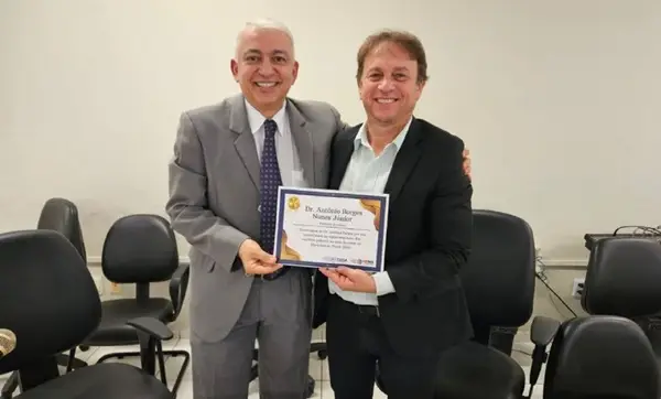 Promotor de Timon é homenageado por atuação em favor da saúde pública Promotor de Timon é homenageado por atuação em favor da saúde pública