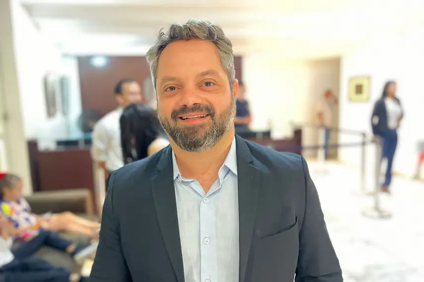 Rafael Fonteles inaugura decoração de Natal no Palácio de Karnak em Teresina Rafael Fonteles inaugura decoração de Natal no Palácio de Karnak em Teresina