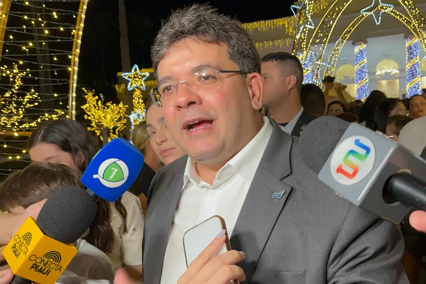 Rafael Fonteles inaugura decoração de Natal no Palácio de Karnak em Teresina Rafael Fonteles inaugura decoração de Natal no Palácio de Karnak em Teresina