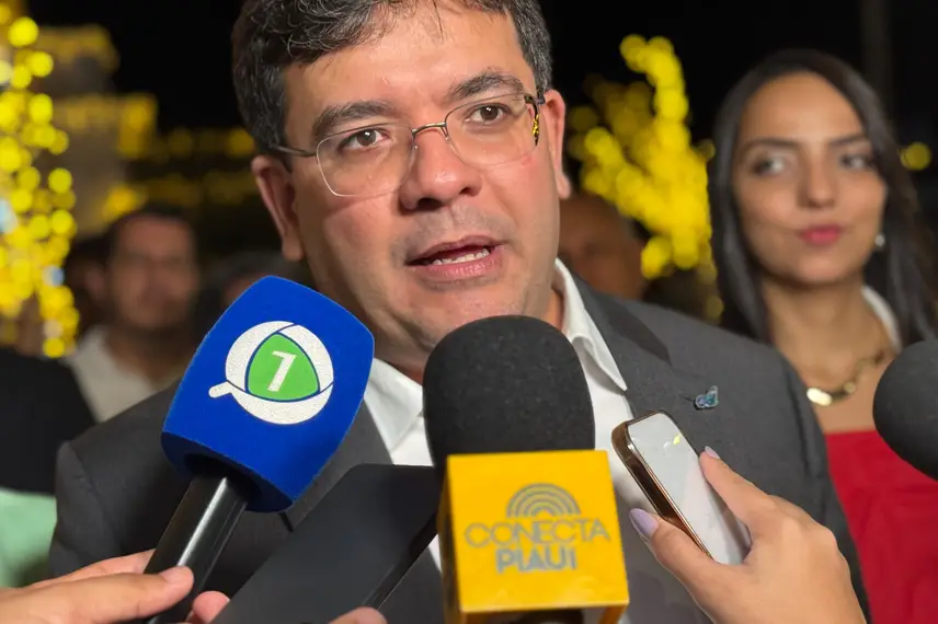 Rafael Fonteles inaugura decoração de Natal no Palácio de Karnak em Teresina Rafael Fonteles inaugura decoração de Natal no Palácio de Karnak em Teresina